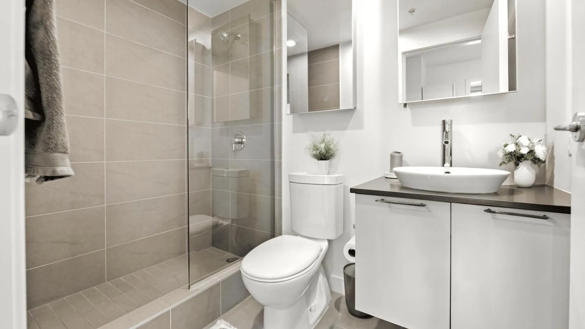 Iconic Vancouver Views Modern 2Br In The Sky