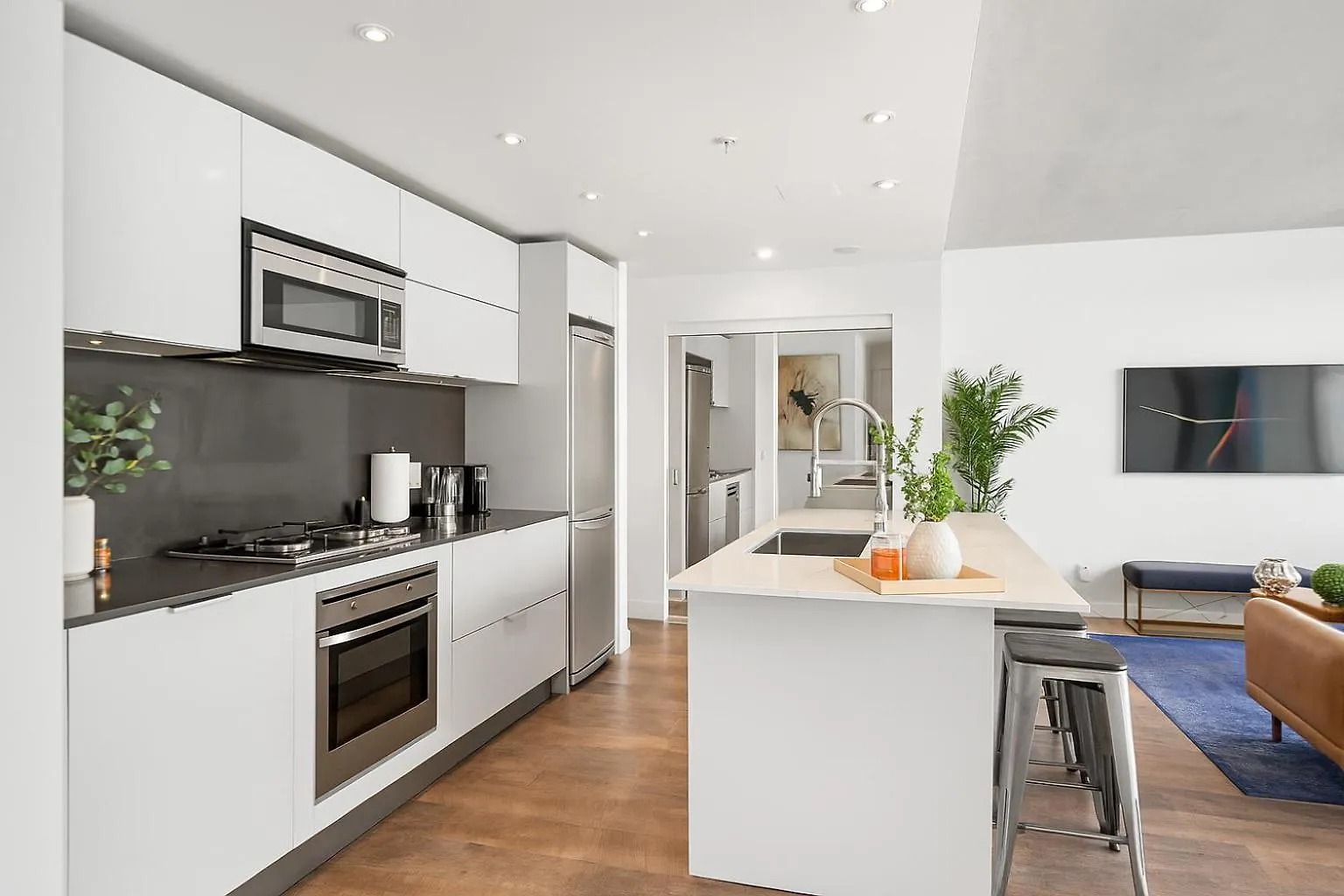 Iconic Vancouver Views Modern 2Br In The Sky Canada